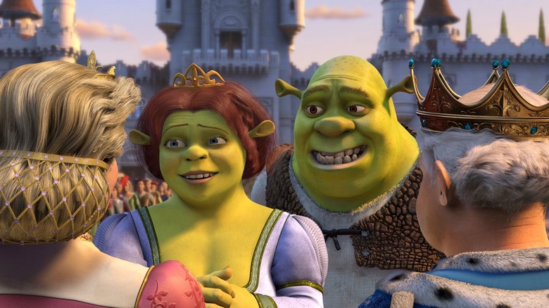 Shrek et Fiona rencontrent les parents de ce dernier personnage dans Shrek 2 (2004)