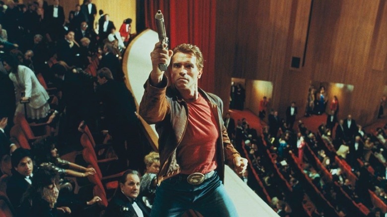 Le détective Jack Slater traque les méchants dans Last Action Hero (1993)