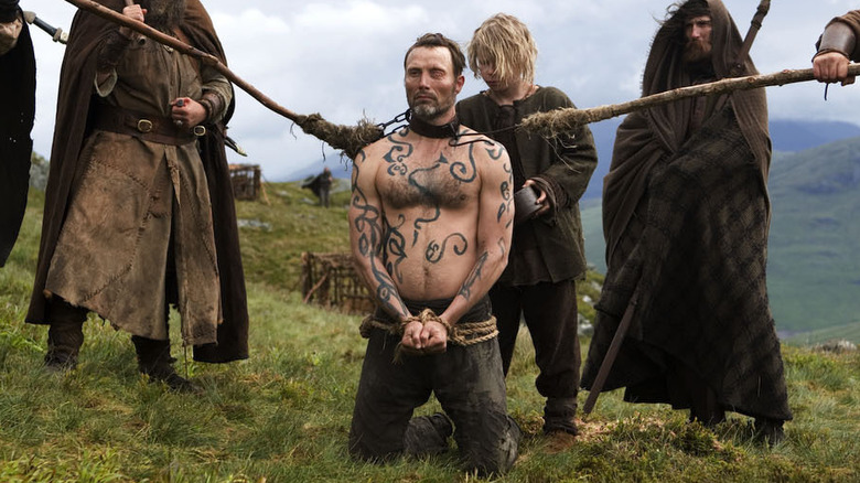 One-Eye retenu captif dans Valhalla Rising (2009)