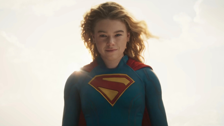 Kara Zor-El souriante dans Supergirl