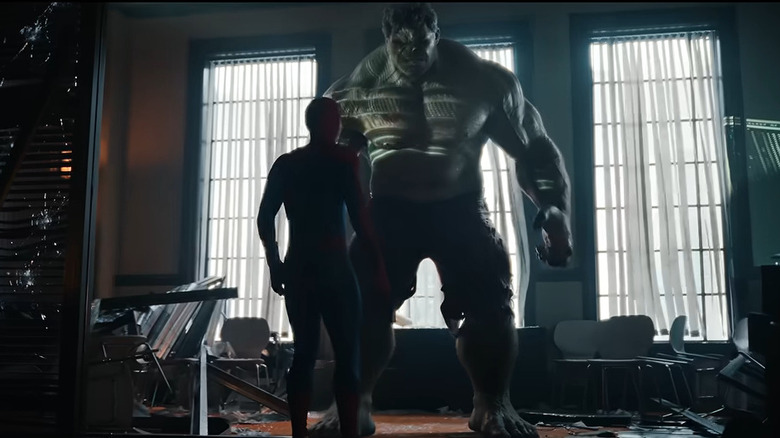 Hulk affronte Spider-Man dans