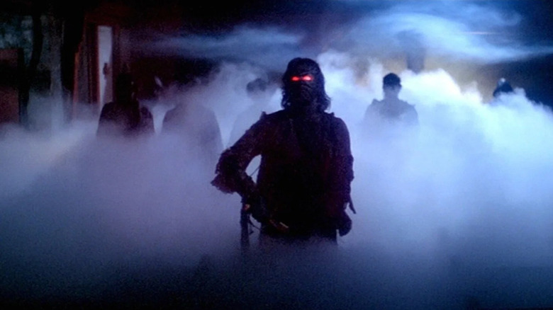 Les membres de l'équipage de l'Elizabeth Dane reviennent à Antonio Bay dans The Fog (1980)
