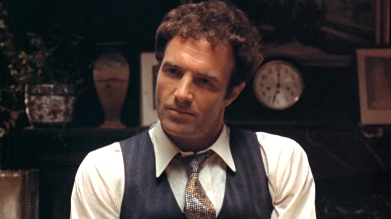 Sonny Corleone porte un costume