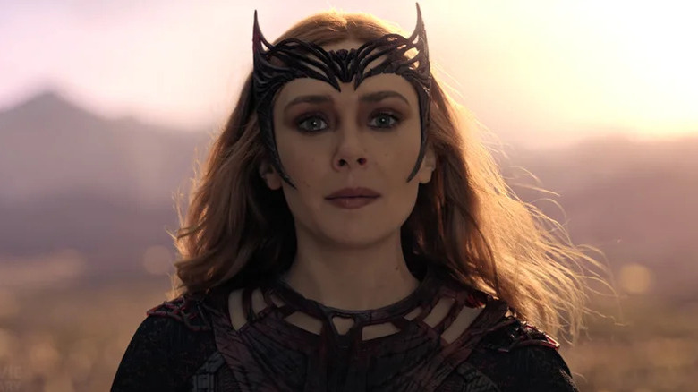 Scarlet Witch a l'air sérieuse dans Doctor Strange in the Multiverse of Madness