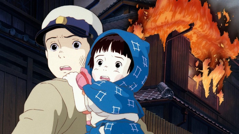 Seita et Setsuko fuyant leur maison dans Le Tombeau des lucioles (1988)