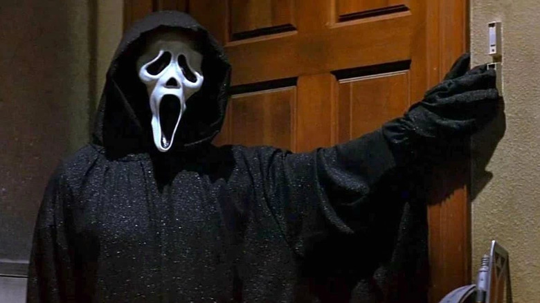 Ghostface piège ses victimes dans Scream (1996)
