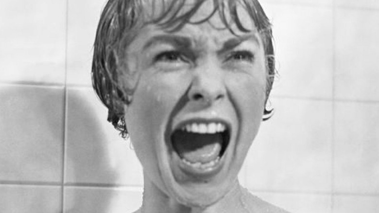 Marion Crane crie sous la douche
