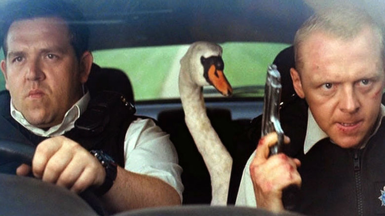 Danny, Nicholas Angel et un cygne arrivant 