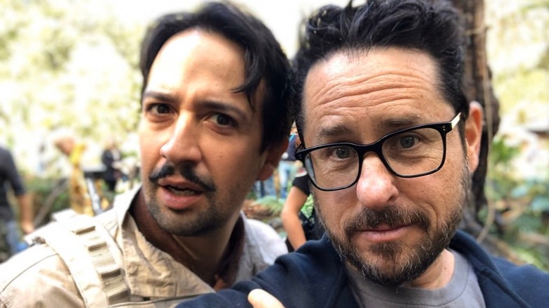 Lin-Manuel Miranda et JJ Abrams sur le tournage de Star Wars : L'Ascension de Skywalker