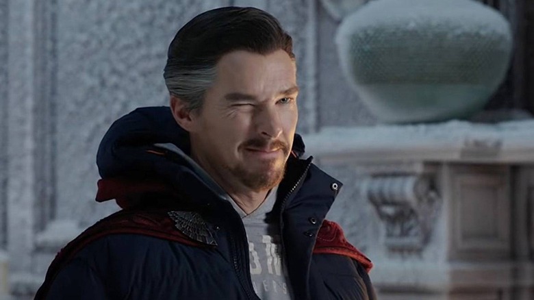 Le docteur Strange fait un clin d'œil à Peter Parker/Spider-Man dans Spider-Man : No Way Home (2021)