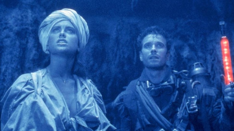 Wanda et Gus dans une grotte bleue 