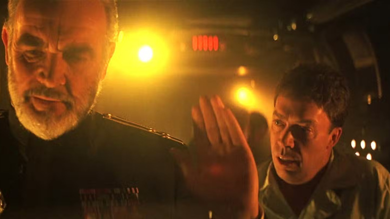 Marko et Ramius et le Dr Yevgeni Petrov dans La chasse à octobre rouge (1990)