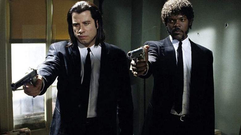 Vincent et Jules tirent avec leurs armes 
