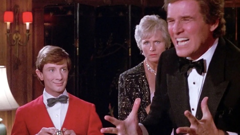 Clifford regarde son plan chaotique se réaliser dans Clifford (1994)