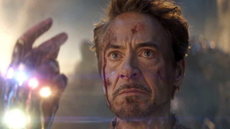 Tony Stark claque des doigts