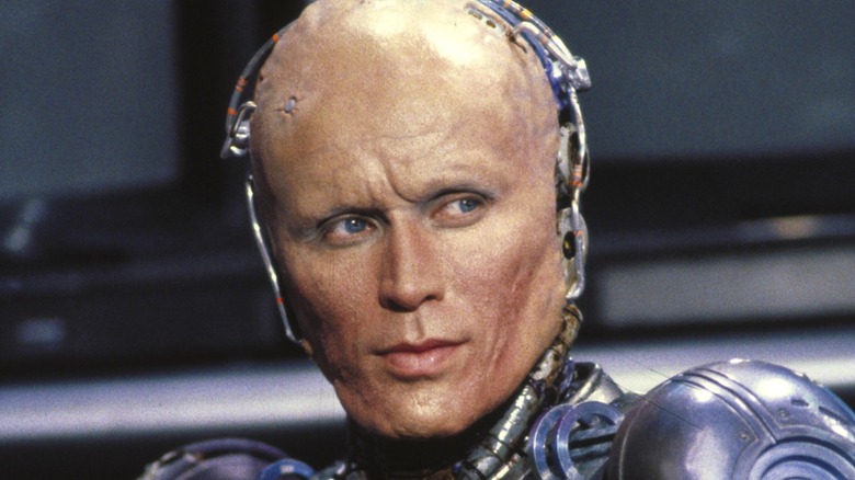 RoboCop a l'air irrité
