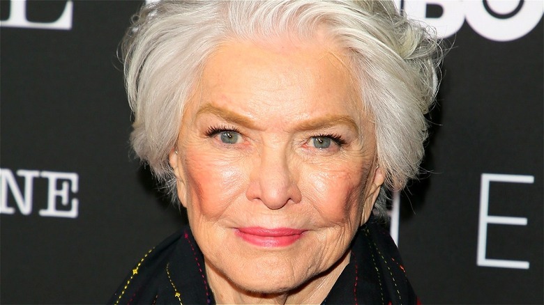 Ellen Burstyn souriante