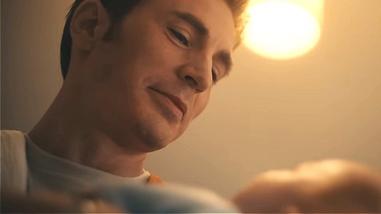 Steve Rogers sourit à son bébé d'une manière