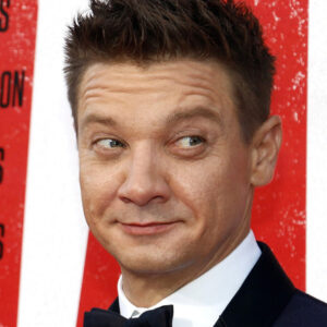 Le surprenant film MCU Jeremy Renner dit qu'il ne le regardera plus jamais