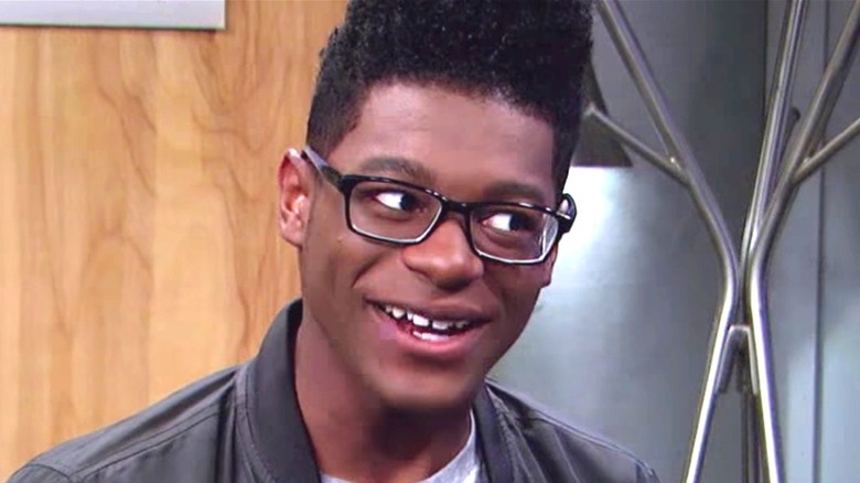 Kamil McFadden joue le frère le moins cool de Zendaya dans KC Undercover