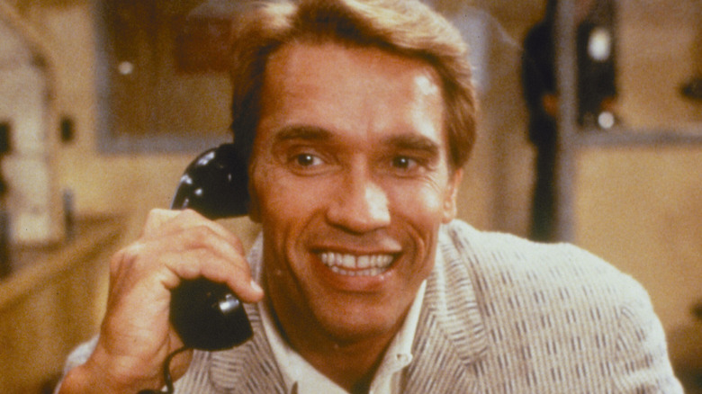 Julius au téléphone