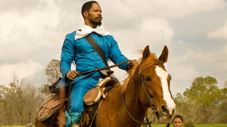 Django chevauchant un cheval dans Django Unchained (2012)