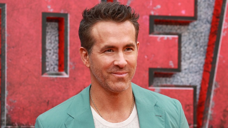 Ryan Reynolds souriant