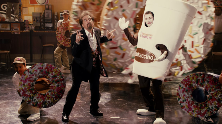Pacino dansant dans la publicité Dunkaccino