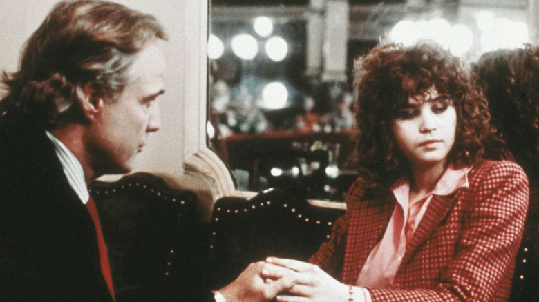 Paul tend la main à Jeanne dans Dernier Tango à Paris (1972)