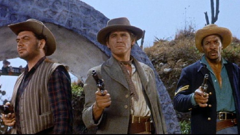 Donnegan, Pittsburgh et Ballard pointent leurs armes 