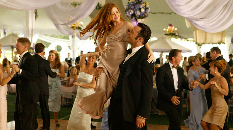 Gloria et Jeremy dansant au mariage dans Wedding Crashers