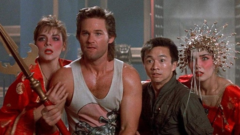 Les quatre protagonistes de Big Trouble in Little China pris dans une situation difficile (1986)