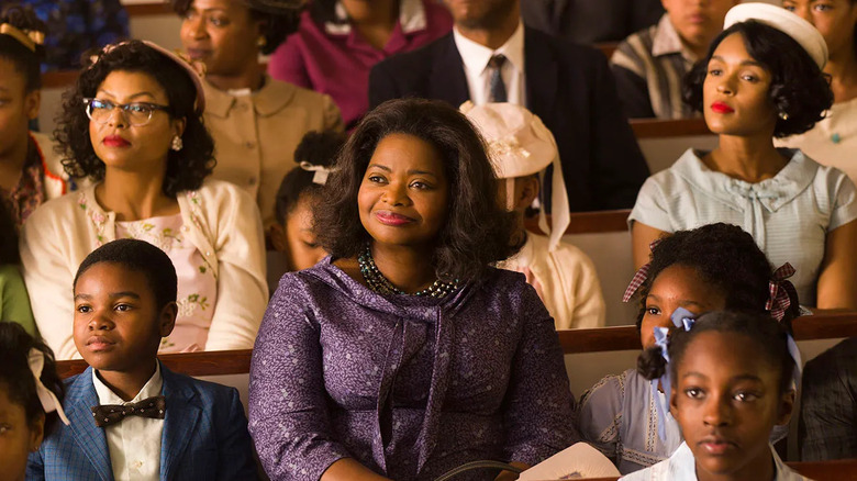 Dorothy Vaughn allant à l'église dans Hidden Figures (2016)