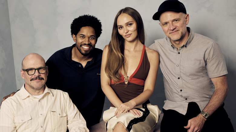 Les Zellner, Kelvin Harrison Jr et Lily Rose-Depp assis ensemble au TIFF