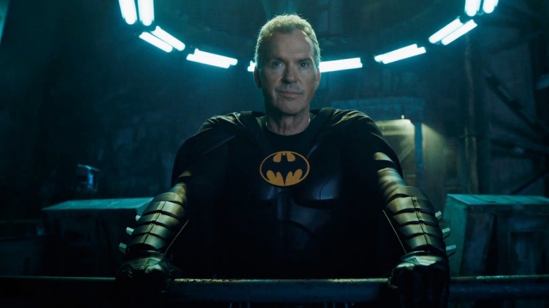 Batman de Michael Keaton se prépare à prononcer un célèbre slogan dans The Flash (2023)