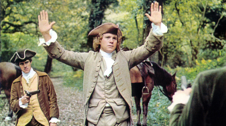 Barry tenu sous la menace d'une arme dans Barry Lyndon (1975)