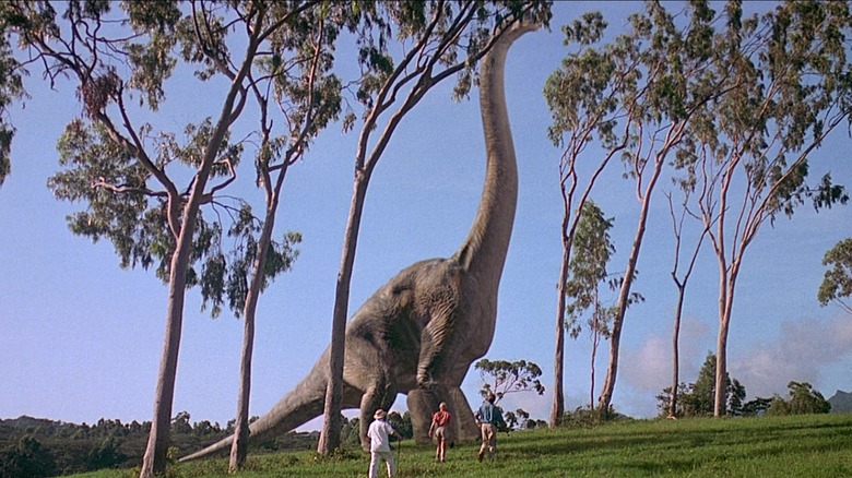 John Hammond, Ellie Sattler et Alan Grant près du Brachiasaurus