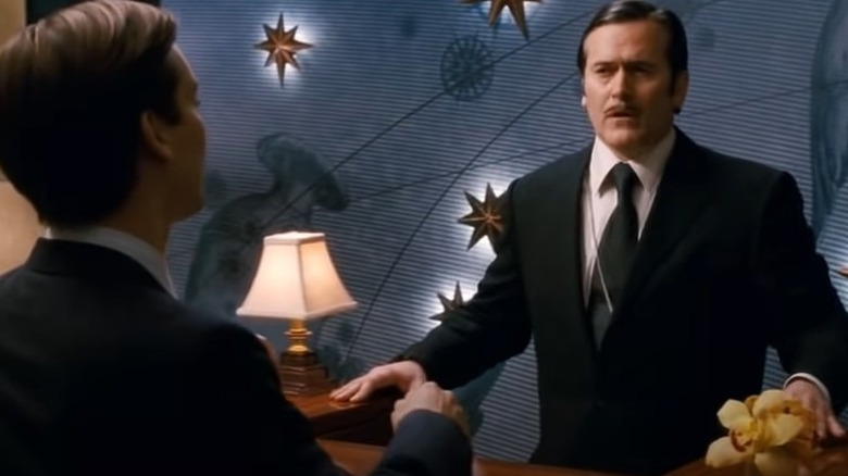 Bruce Campbell parle à Toby McGuire