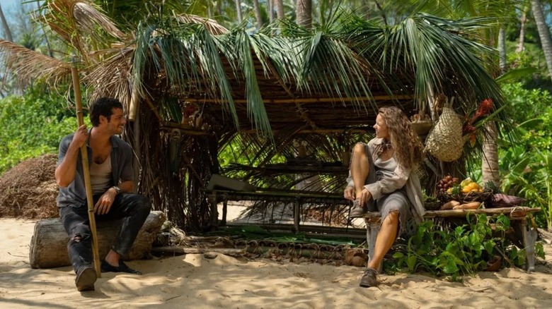 Bradley et Linda sur la plage dans Envoyer de l'aide