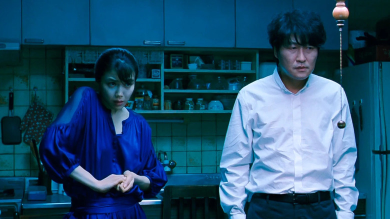 Tae-ju et Sang-hyun dans sa cuisine à 