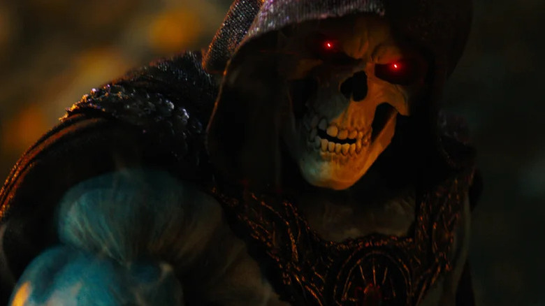 Skeletor aux yeux rouges brillants sur les Maîtres de l'Univers