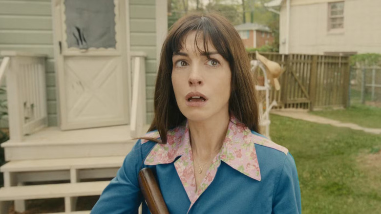 Denise a l'air effrayée dans The End of Oak Street