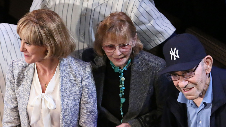 Wendy Makkena avec Carmen et Yogi Berra