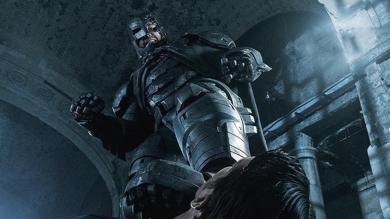 Batman se prépare à écraser Superman dans Batman v Superman : Dawn of Justice (2016)