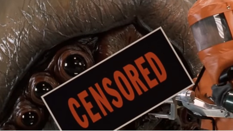 Vache censurée dans Starship Troopers