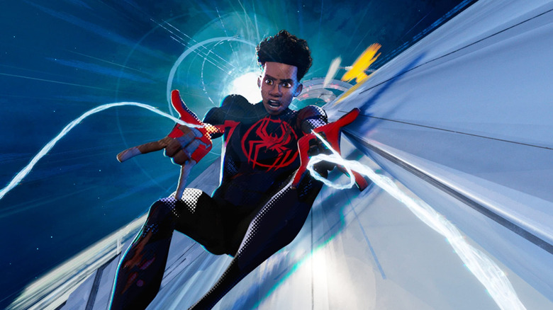 Miles Morales tirant ses toiles dans Spider-Man : Across the Spider-Verse (2023)