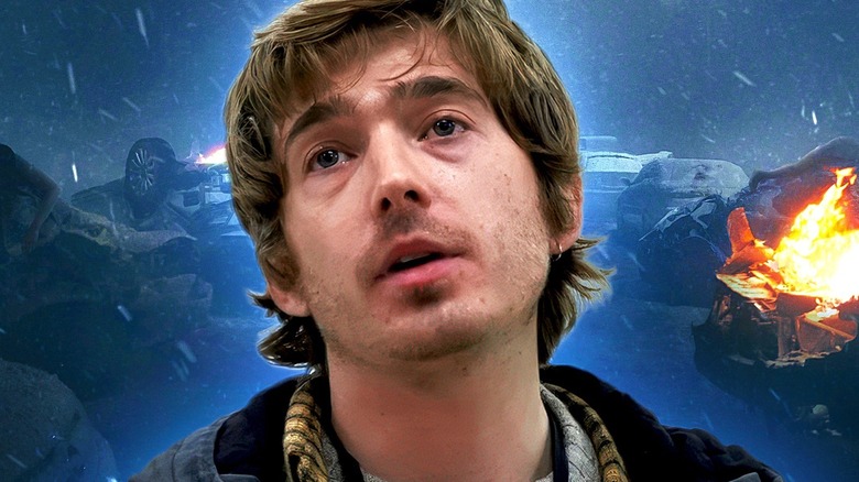 Bryan sur fond de Raccoon City de