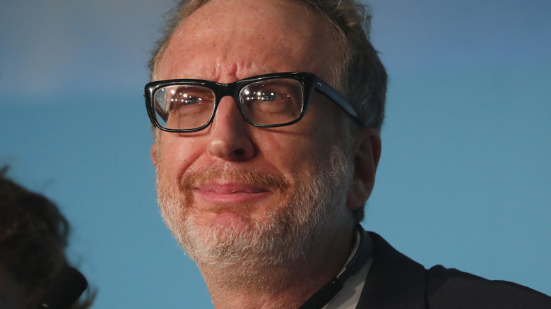 James Gray souriant