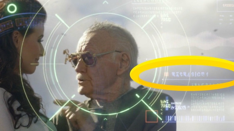 Présentoir femme parlante Stan Lee