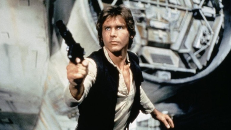 Han Solo vise son blaster